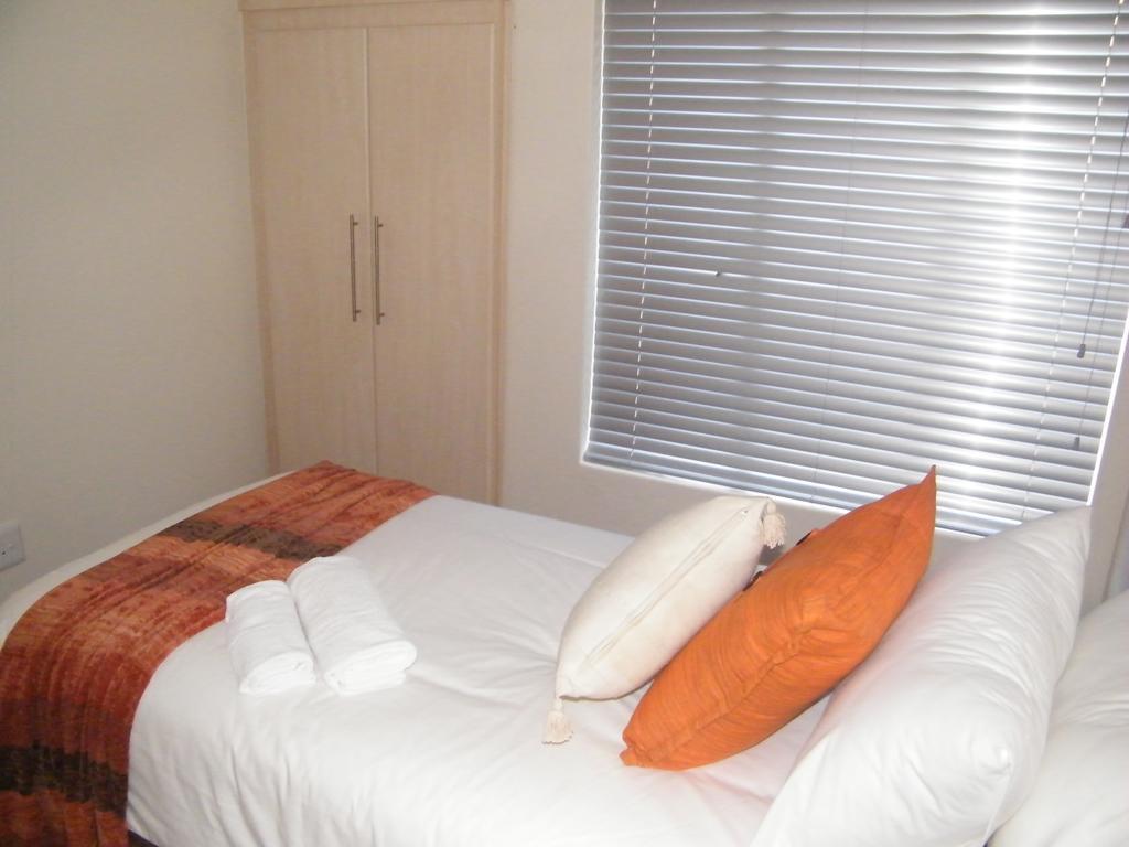 Airport Lodge Guest House Κέμπτον Παρκ Εξωτερικό φωτογραφία