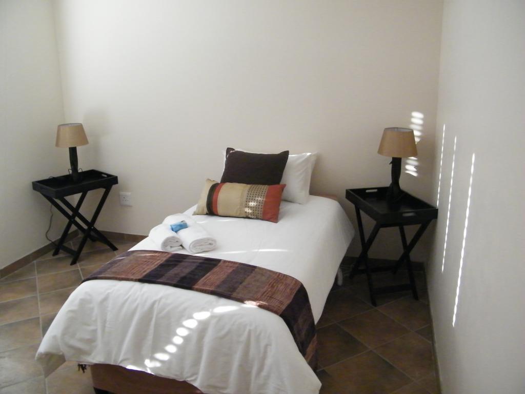 Airport Lodge Guest House Κέμπτον Παρκ Εξωτερικό φωτογραφία
