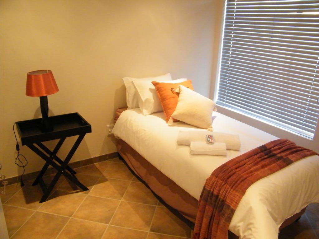 Airport Lodge Guest House Κέμπτον Παρκ Εξωτερικό φωτογραφία
