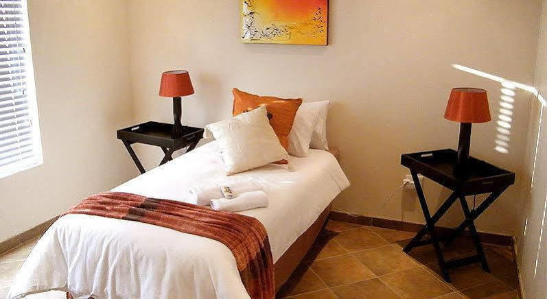 Airport Lodge Guest House Κέμπτον Παρκ Εξωτερικό φωτογραφία